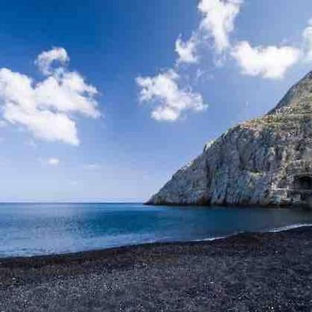 White Wave Studio 1 , 3Min Walk From Kamari Beach Екстериор снимка