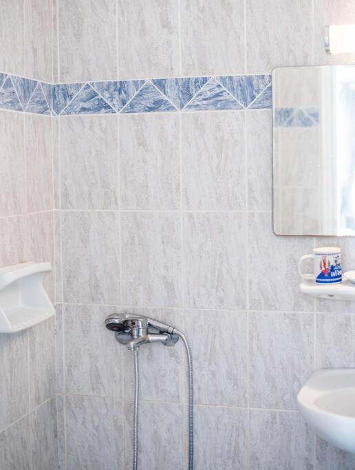 White Wave Studio 1 , 3Min Walk From Kamari Beach Екстериор снимка