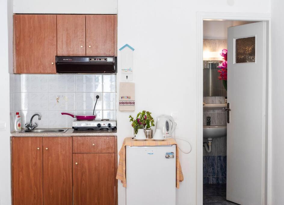 White Wave Studio 1 , 3Min Walk From Kamari Beach Екстериор снимка