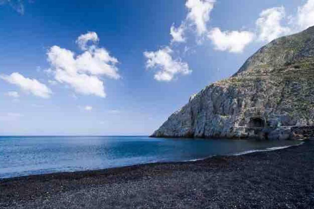 White Wave Studio 1 , 3Min Walk From Kamari Beach Екстериор снимка